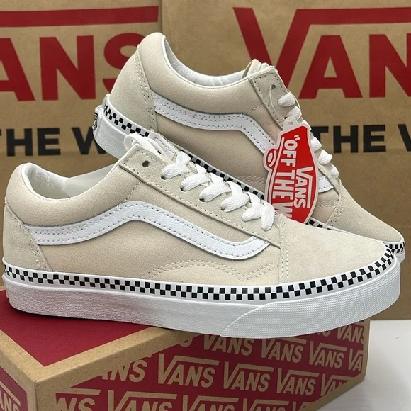 Vans WMNS Tan and White Sneakers Old Skool
Checkerboard Foxing Turtl
VN0A7Q2JDJR - Picture 7 of 16